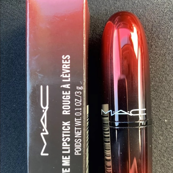 Mac Love Me Lipstick E For Effortless New in Box - Picture 9 of 13